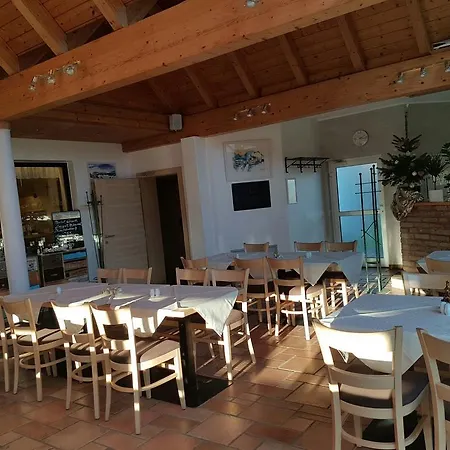 Gasthof Popolari بيت ضيافة 3*