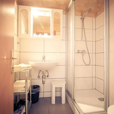 Gasthof Popolari بيت ضيافة 3*